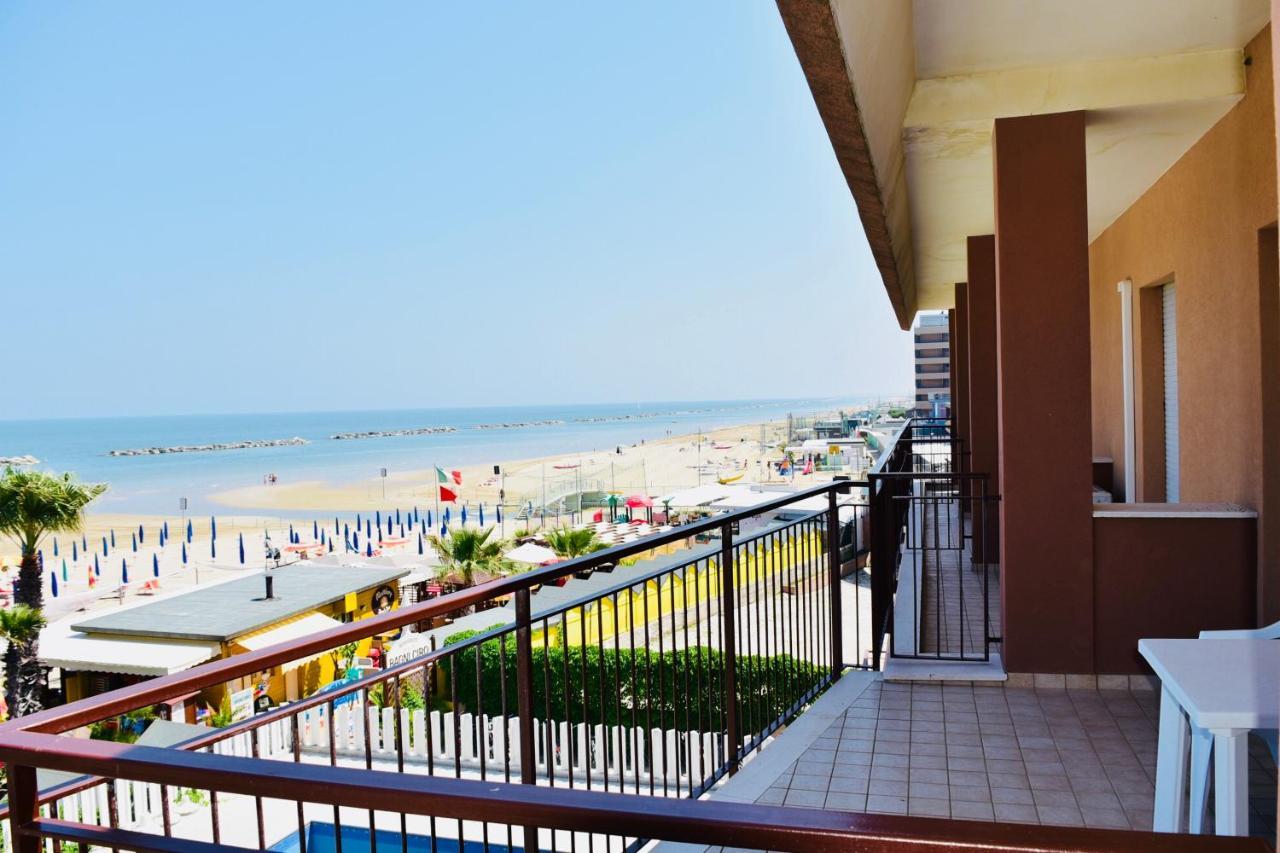 Astoria Hotel Pesaro Exterior photo