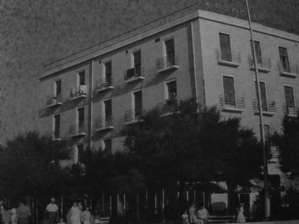 Astoria Hotel Pesaro Exterior photo