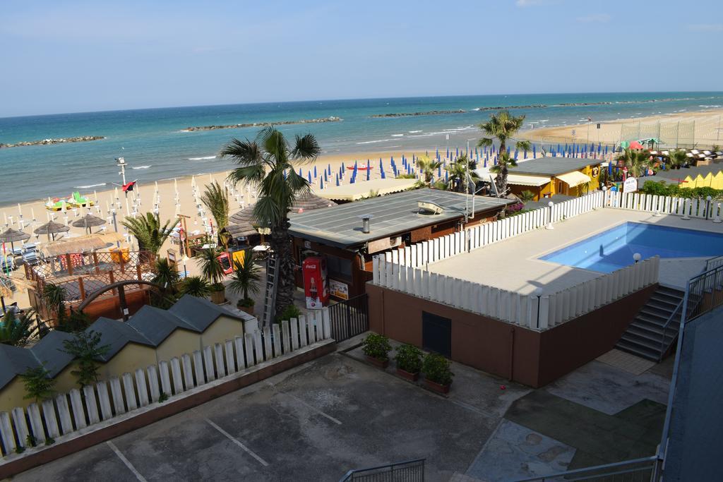 Astoria Hotel Pesaro Exterior photo