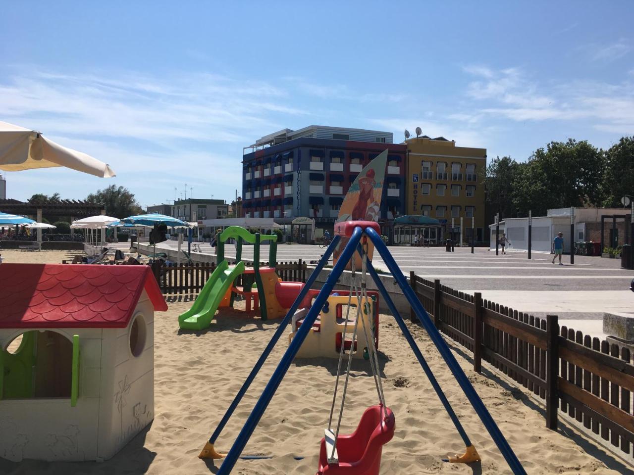 Astoria Hotel Pesaro Exterior photo